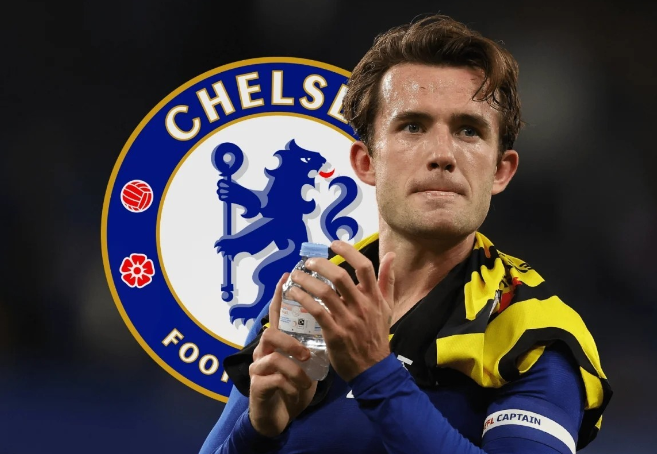 紧随其后的 紧随其后的