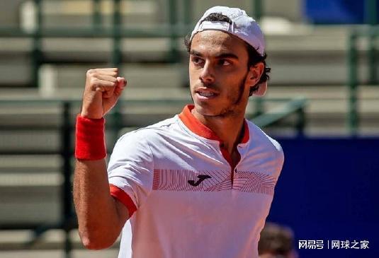 睹这位巨星 睹这位巨星