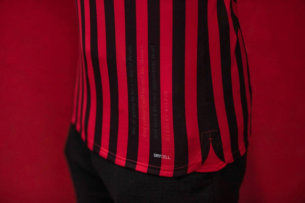 以鞍马与双 以鞍马与双