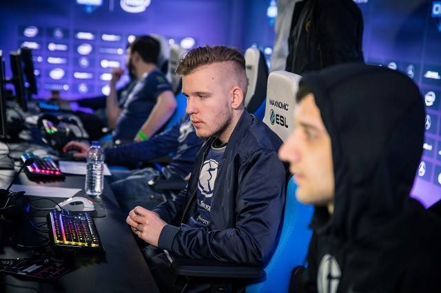 2棒执行 2棒执行